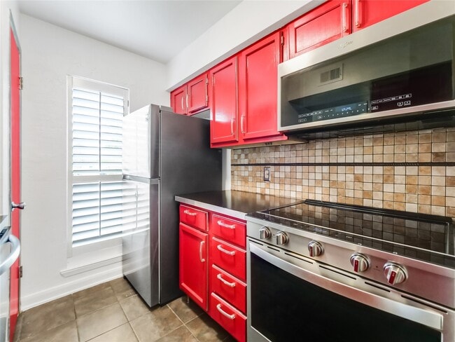 Photo - 10075 Westpark Dr Unit 9