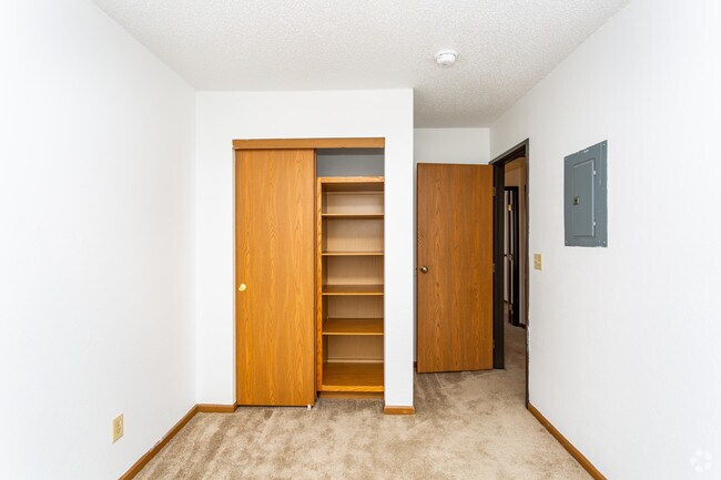 3BR, 1.5BA - Townhome - 1223 SF