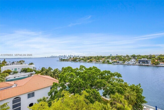 Building Photo - 1455 N Treasure Dr Unit 7J