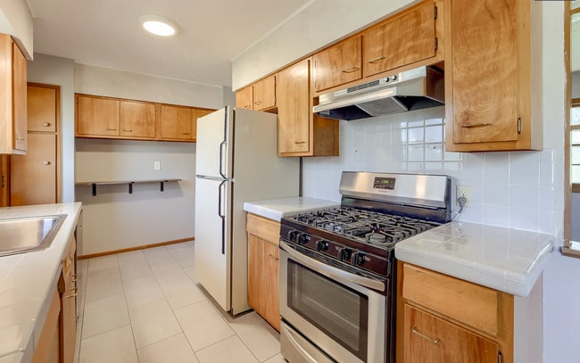 Photo - Must See 3 Bedroom with Private Backyard!!