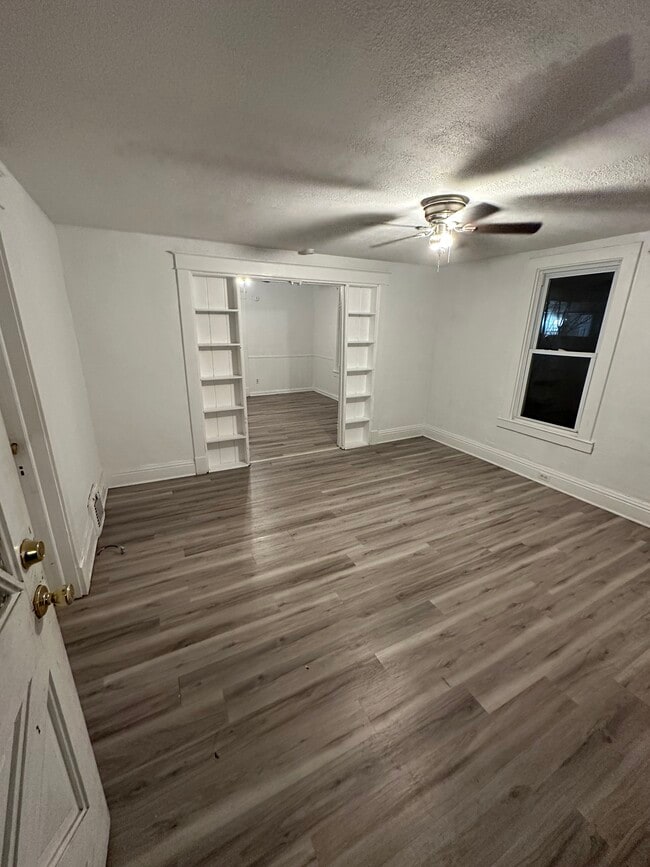 Living room - 609 11th St