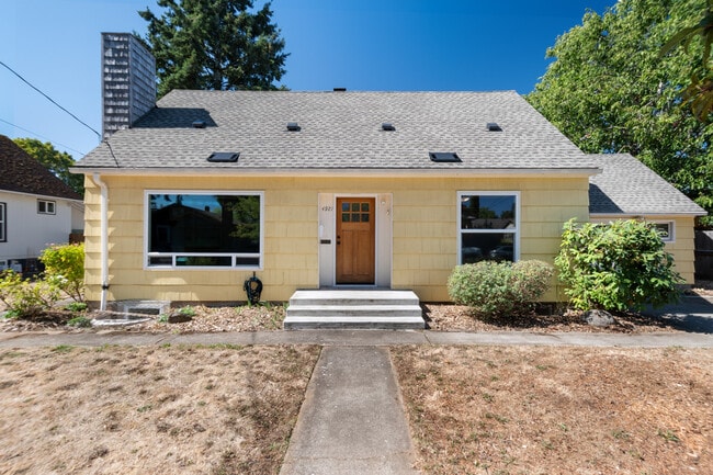 Building Photo - 4921 SE 76th Ave Rental