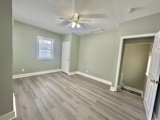 Photo - 3062 Kerper Ave