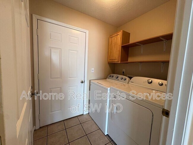 Photo - 304A Excalibur Ct