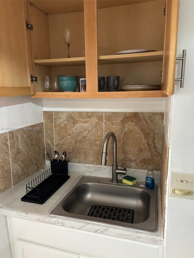 Photo - 6102 SW 58th St Unit C