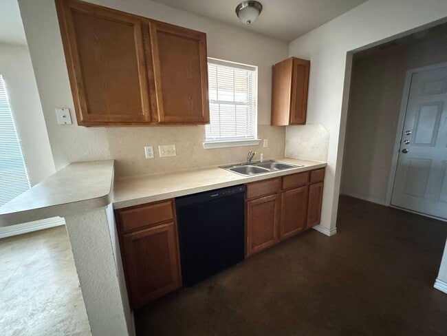 Photo - 4002 Cambridge Dr Unit # D