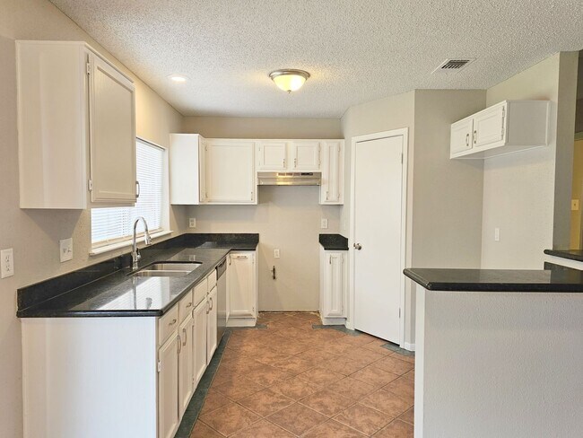 Photo - 6103 Wolfboro Dr