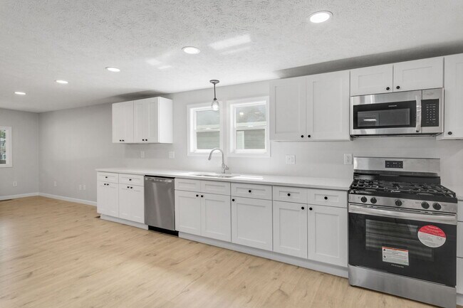 Photo - 57025 Greenlawn Ave