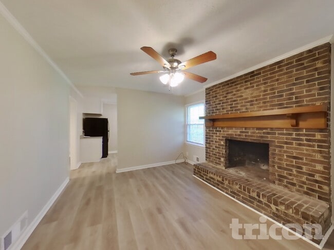 Photo - 199 Kings Ct NW