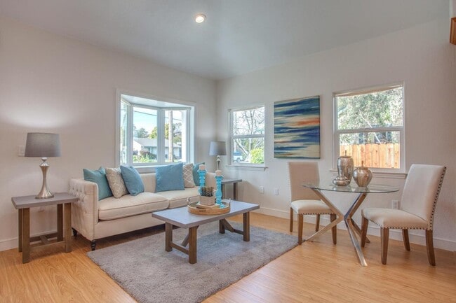 Photo - 70 wright avenue Unidad #1