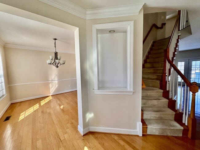 Photo - 917 Crestfield Dr