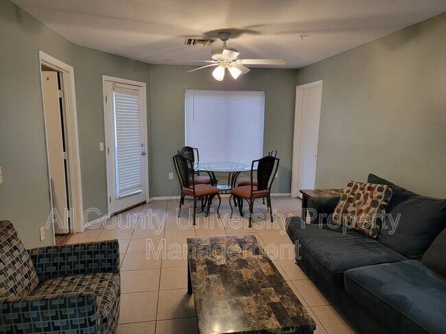 Photo - 4000 SW 23rd St Unidad 2-102