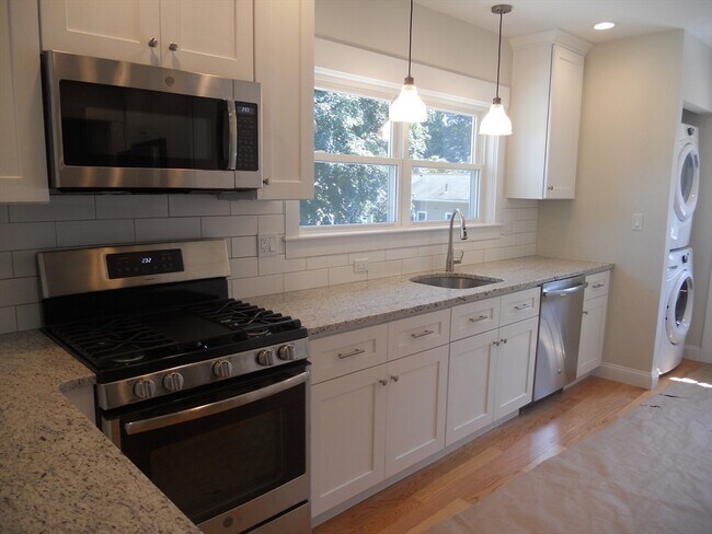 Photo - 162 Weston St Unit 2