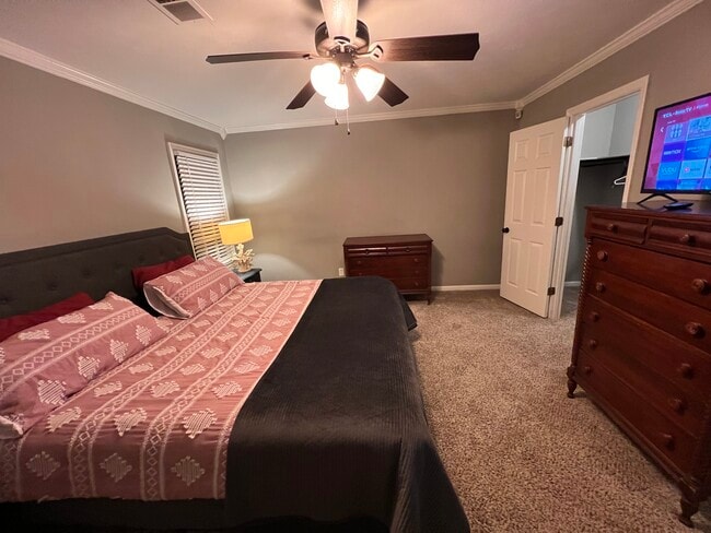 Photo - CASTLEWOOD Single Room