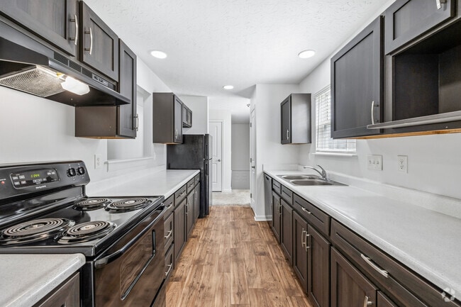 3BR, 2BA - 1,400SF - Kitchen - Richwood North Estates