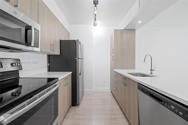 Photo - 1756 N Bayshore Dr Condo Unit 17J