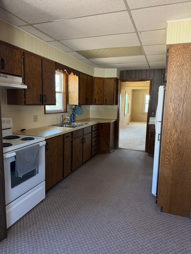 Photo - 320 Bates Blvd