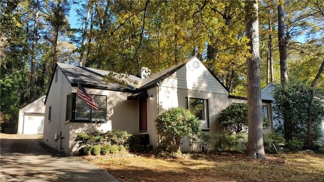 Single family home - 802 S Candler St House