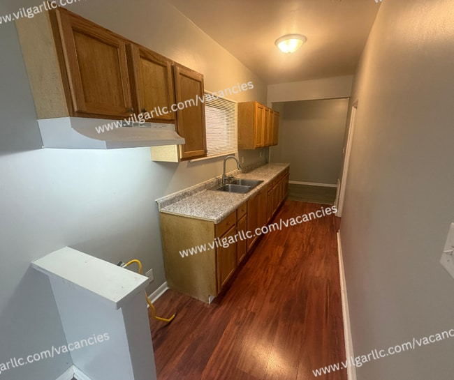 Photo - 4842 Northcote Ave Unit 1F