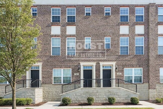 Photo - 10 N Center St