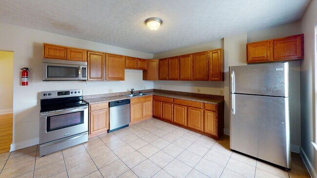 Photo - 1369 Summit St