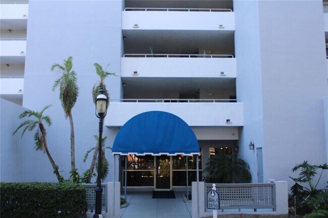 Building Photo - 1000 Riverside Dr Unit B103 Rental