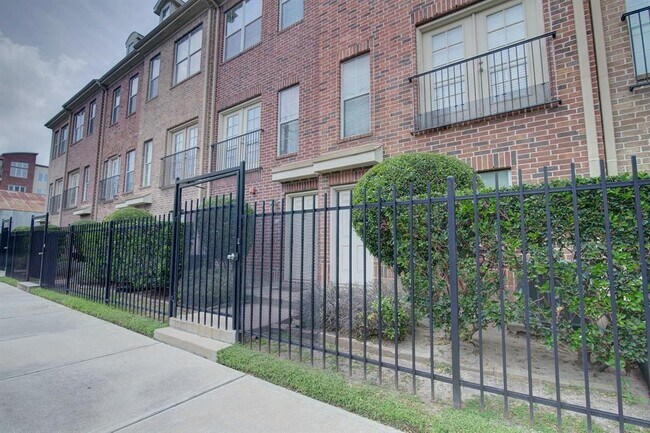 Photo - 1913 Gillette St Unidad E Rental