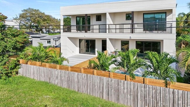 Photo - 1321 NE 13th Ave