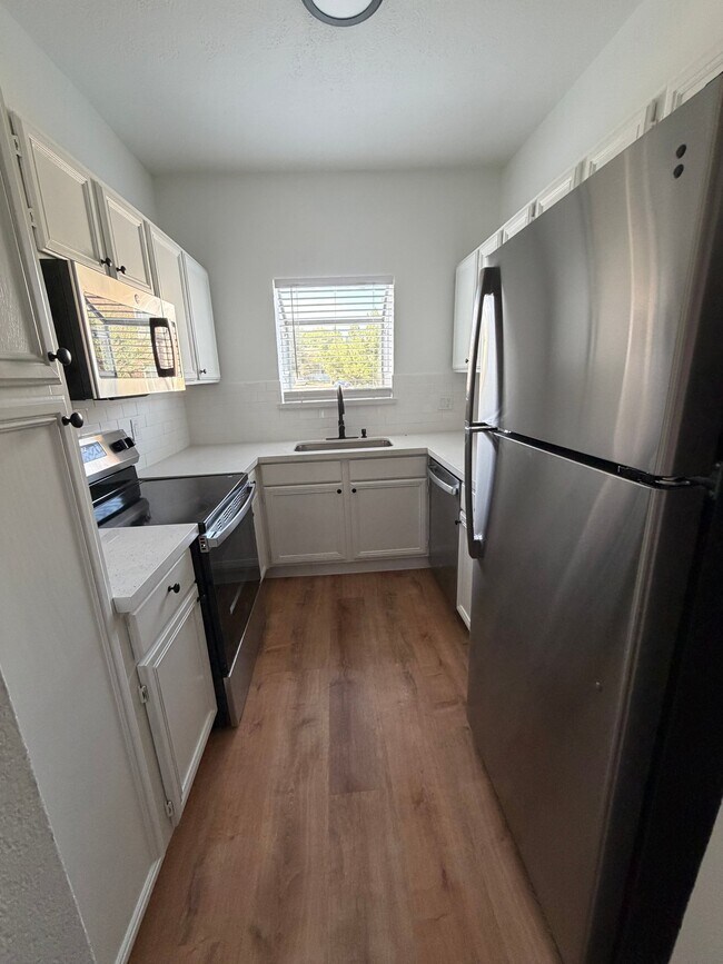 Photo - 2323 Fairwind Rd Unidad 105