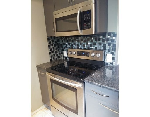 Building Photo - 192 Allston St Unit 192 A2