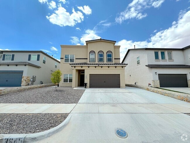 Building Photo - Spacious East El Paso 5 bed Refrig A/C! Rental