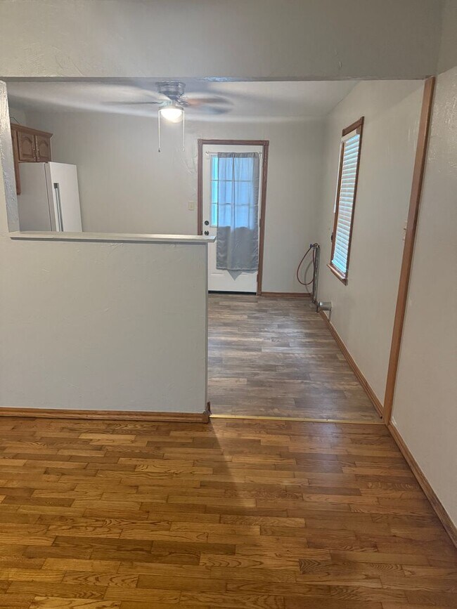 Photo - Charming 2-Bedroom Home for Lease – El?Ren...