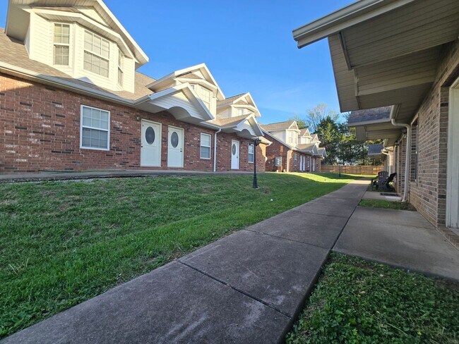 Photo - Capri Townhomes Unit 1401-1415 Frosty Drive