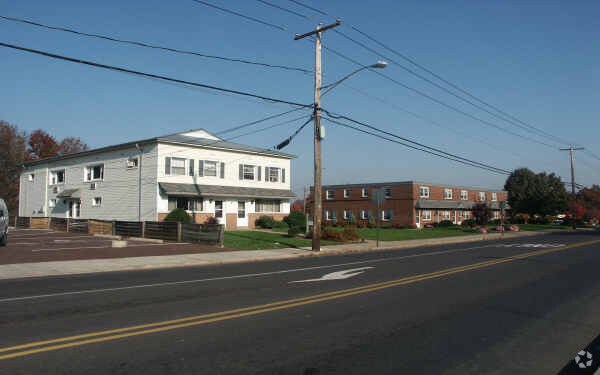20 E Church Rd - 20 E Church Rd Apartments