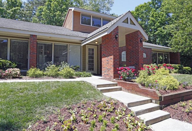 Leasing Office - Woodlake Downs