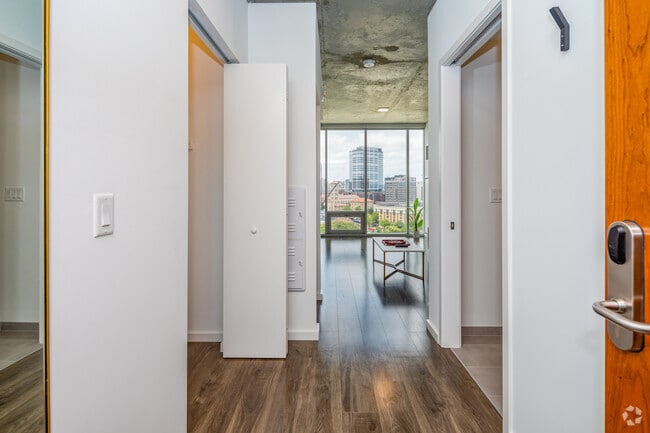 Estudio - 367SF - Entrada - Kenect Nashville