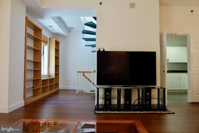 Photo - 2151 Jamieson Ave Unit 411