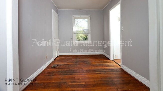 Building Photo - 808 N Pinecrest Ave