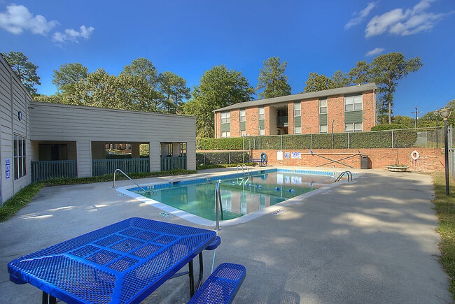 Springtree Apartments