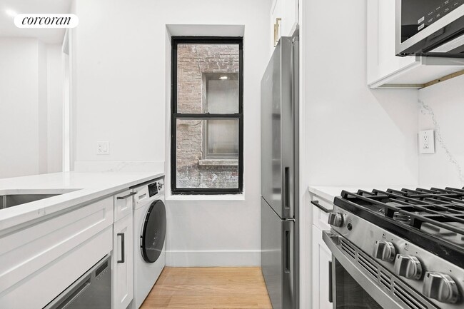 Photo - 206 W 96th St