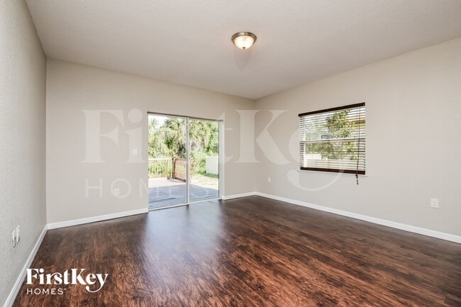 Photo - 3379 Toluca Terrace