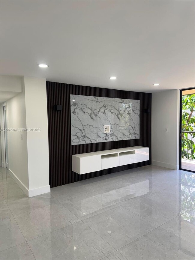 Photo - 8635 NW 8th St Unidad 413