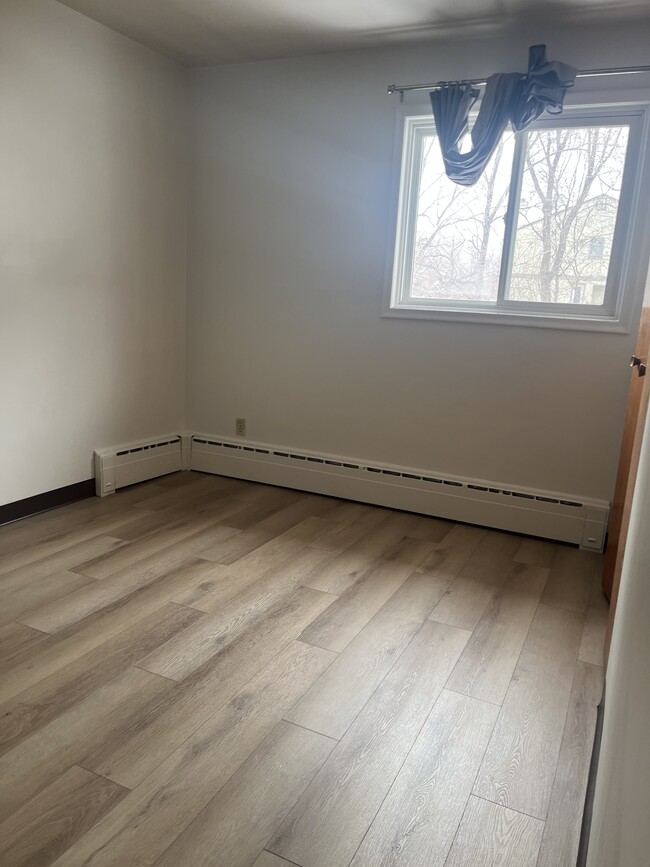 Photo - 409 4th Av N