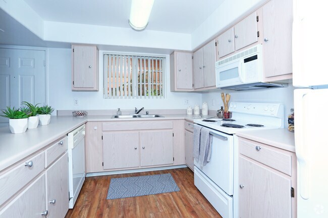 2BR, 2BA - 1200 SF Kitchen