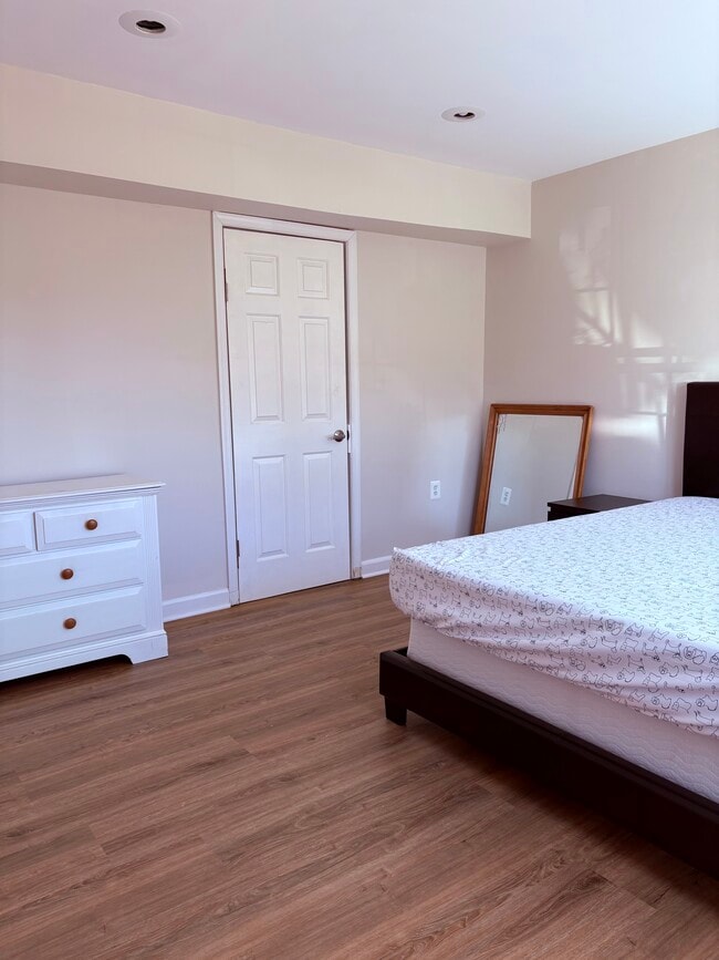 Photo - 21082 Gladstone Dr