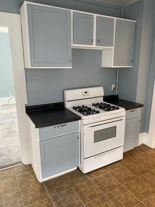 Photo - 319 N 6th Ave