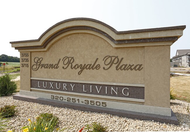 Grand Royale Plaza