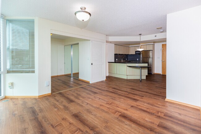 Photo - 801 S King St