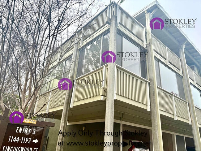 Building Photo - 1200 Singingwood Ct