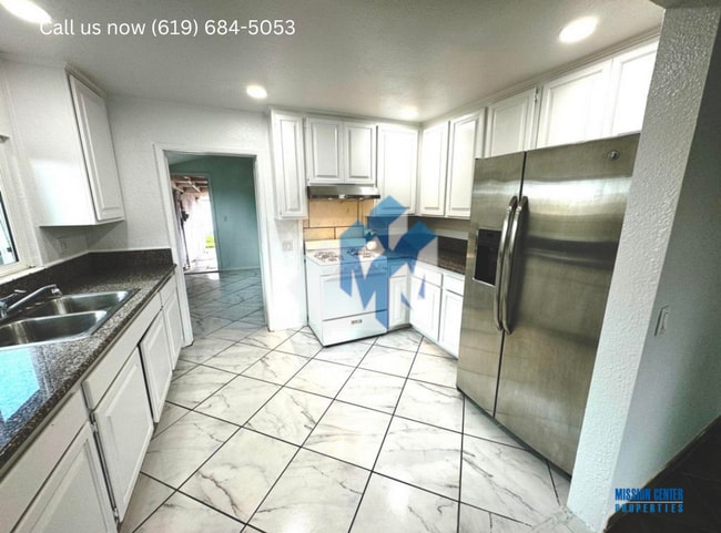 Photo - 5256-5260 Groveland Drive Unidad 5258 - House